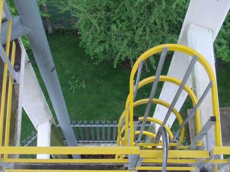 Scala a gabbia di sicurezza in FRP