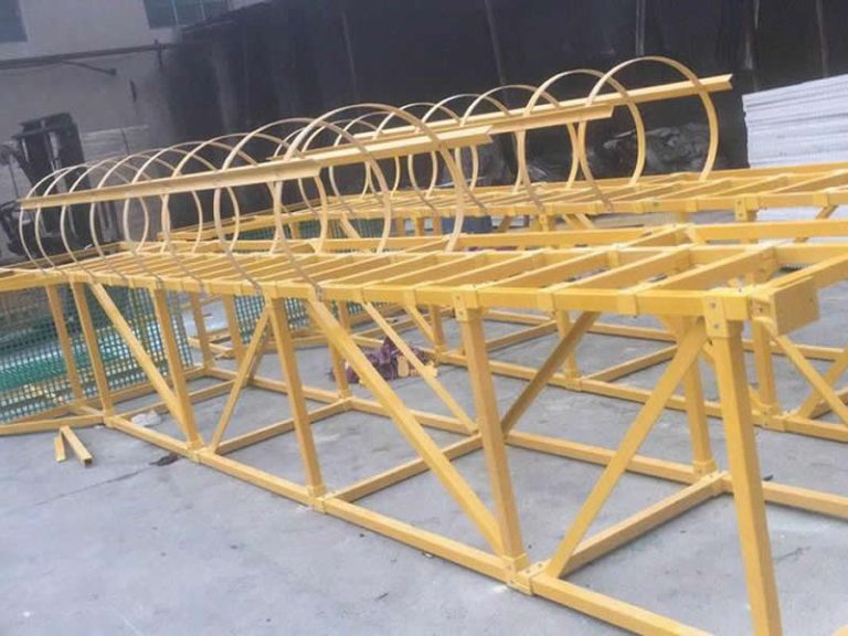 Scala a gabbia rinforzata in fibra di vetro